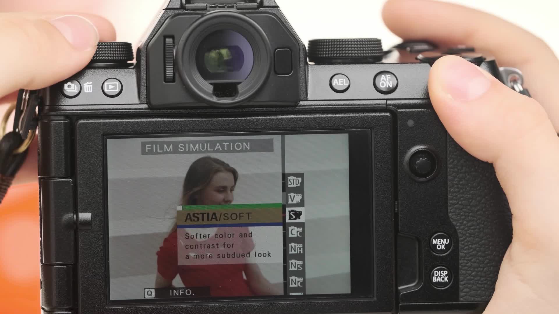 Amazon | 富士フイルム(FUJIFILM) ミラーレスデジタルカメラ X-S10