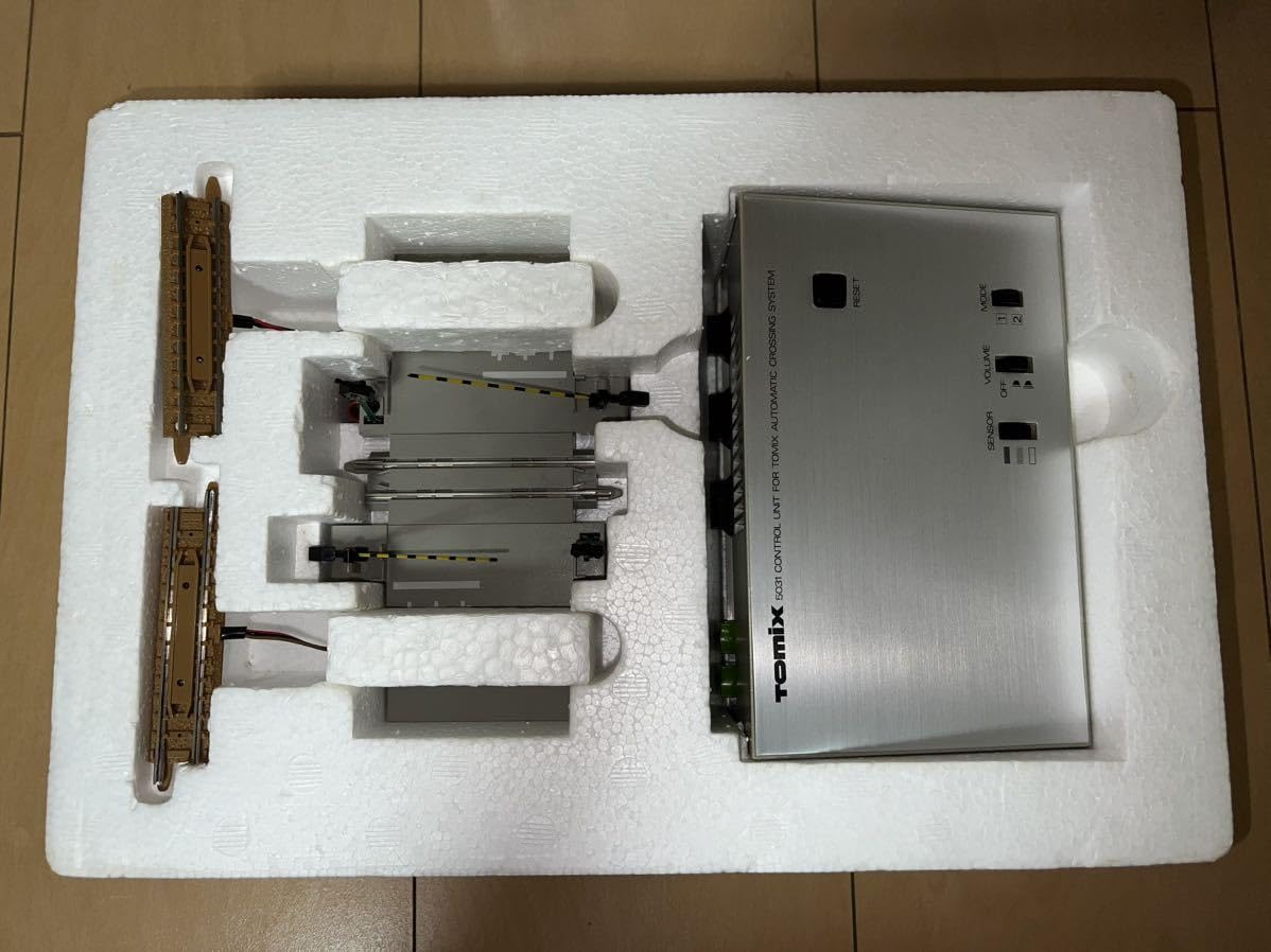 Amazon.co.jp: TOMIX Nゲージ 鉄道模型 5031 自動踏切セット（単線用