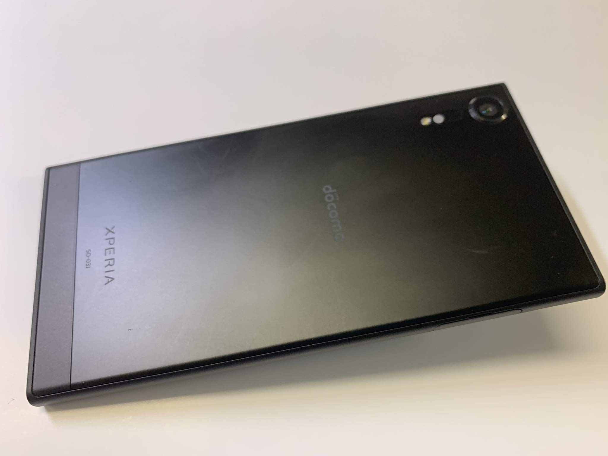 Amazon | SONY(ソニー) Xperia XZs 32GB ブラック SO-03J docomoロック