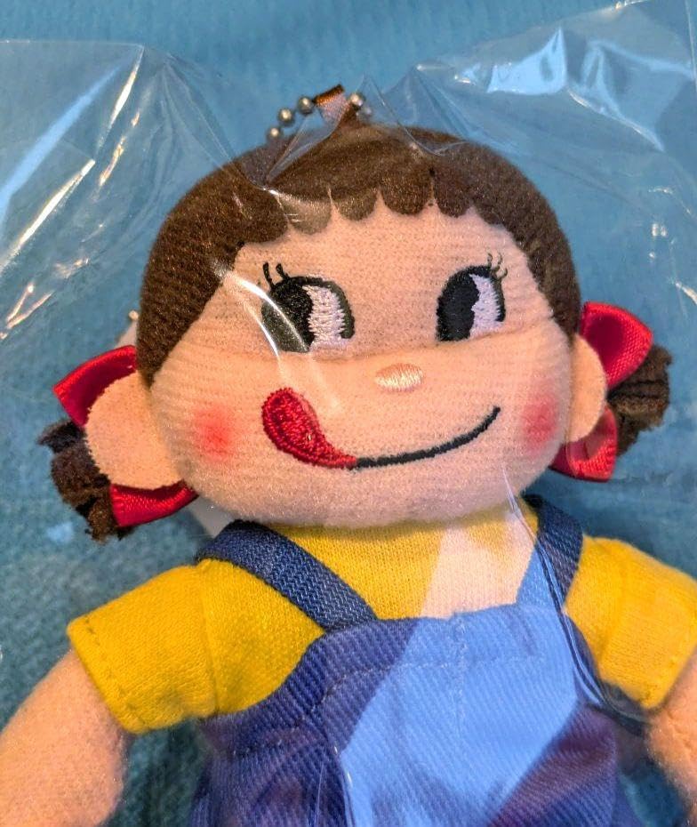 Amazon.co.jp: 不二家ペコちゃんぬいぐるみキーホルダー ほめ曜日 東急