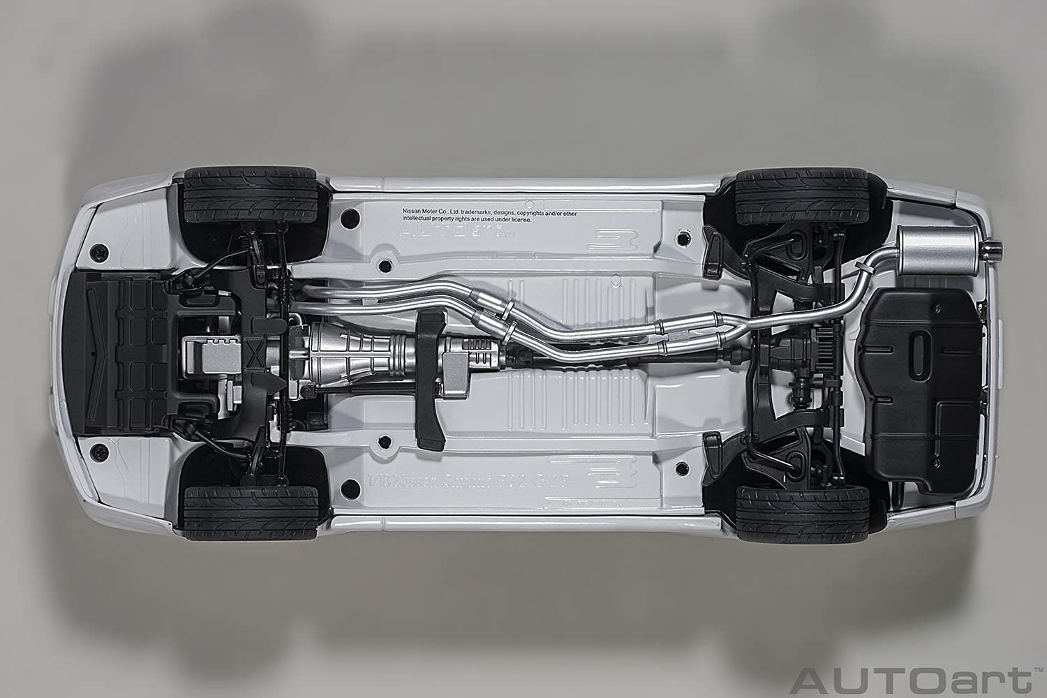 Amazon.co.jp: AUTOart 77412 1/18 Nissan Skyline GT-R (R32) 