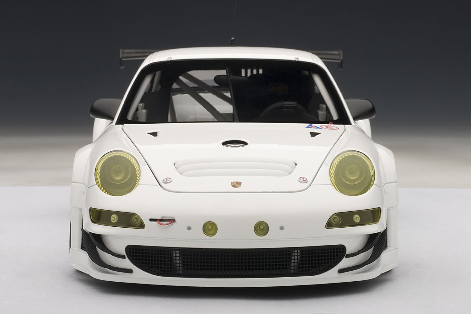 Amazon.co.jp: AUTOart 1/18 ポルシェ 911 (997)GT3 RSR 10 プレーン