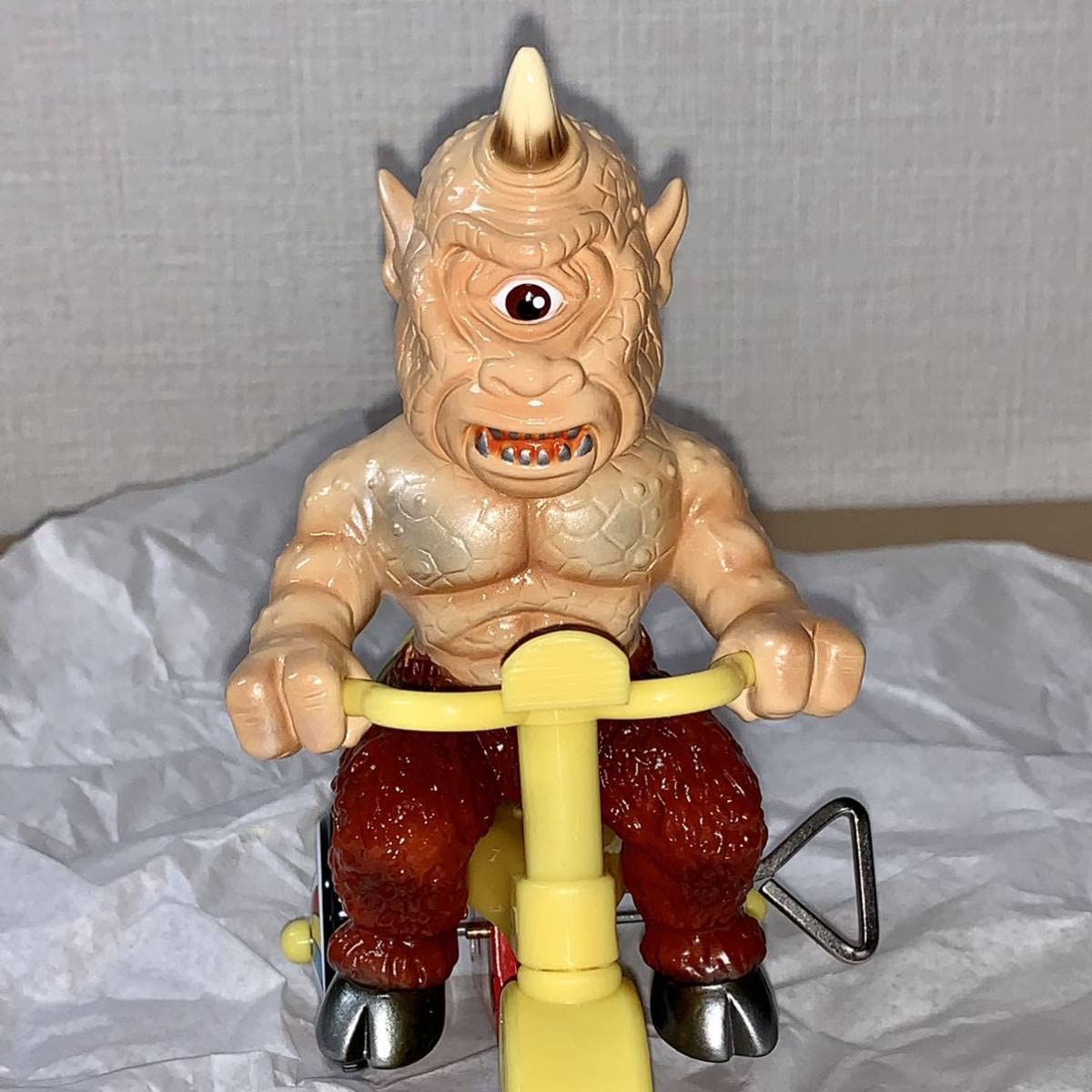 Amazon.co.jp: M1号 × ISH サイクロプス 三輪車 ソフビ フィギュア