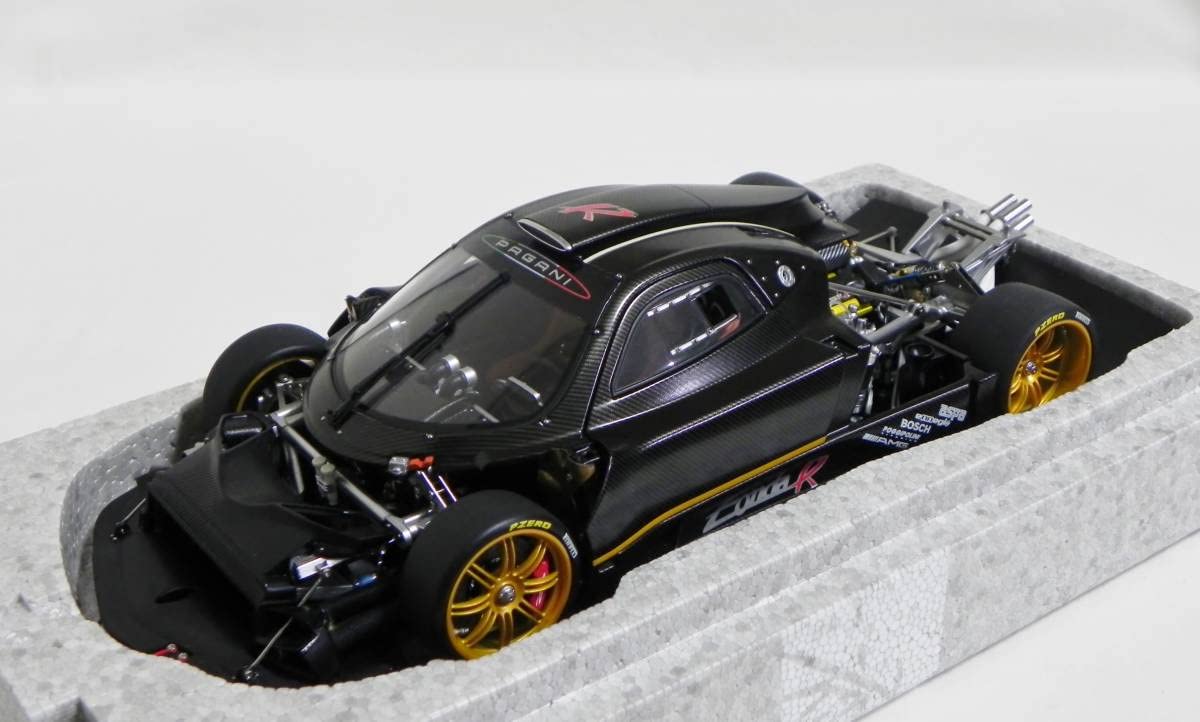 Amazon | オートアート 1/18 パガーニ ゾンダ R カーボンファイバー
