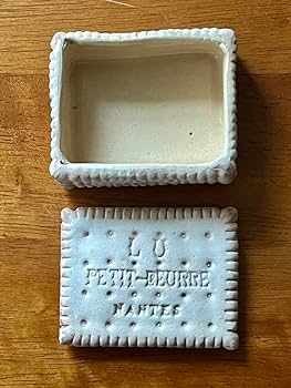 Amazon.co.jp: LU ビスケット 小物入れ Lefevre-Utile : おもちゃ