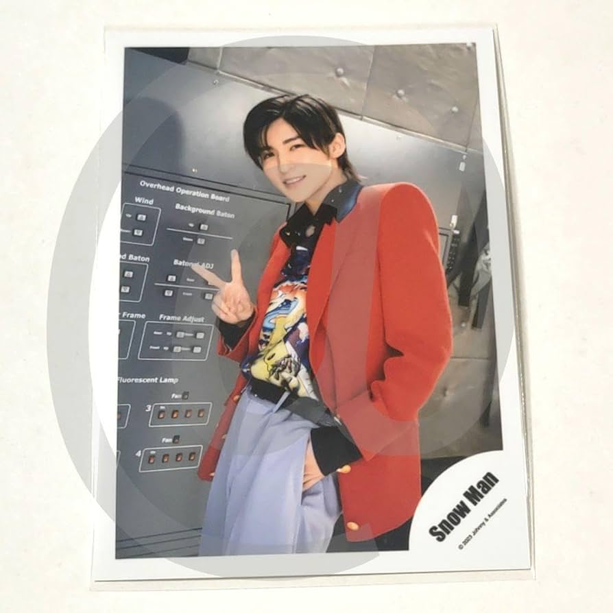Amazon.co.jp: Snow Man 目黒蓮 公式写真 Dangerholic オフショット m1