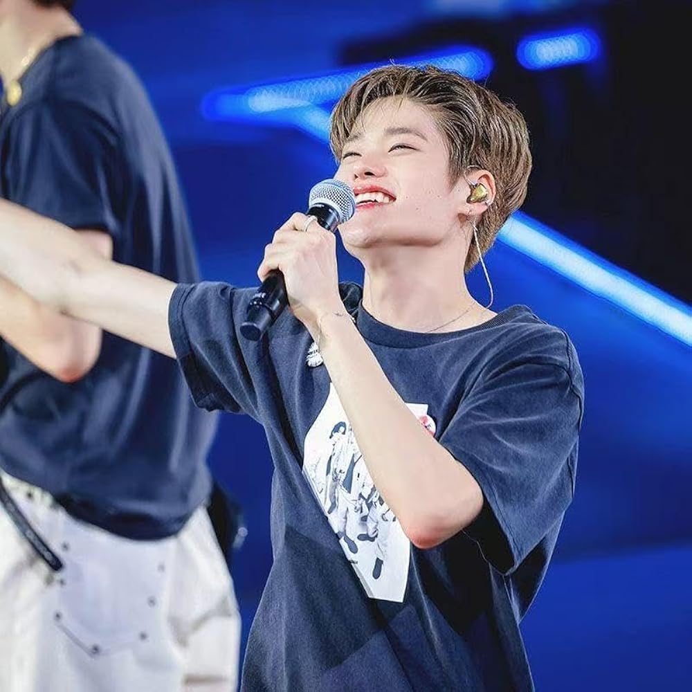 Amazon.co.jp: [さん店] KPOP ライズ RIIZETシャツ 2025 ソウルコン