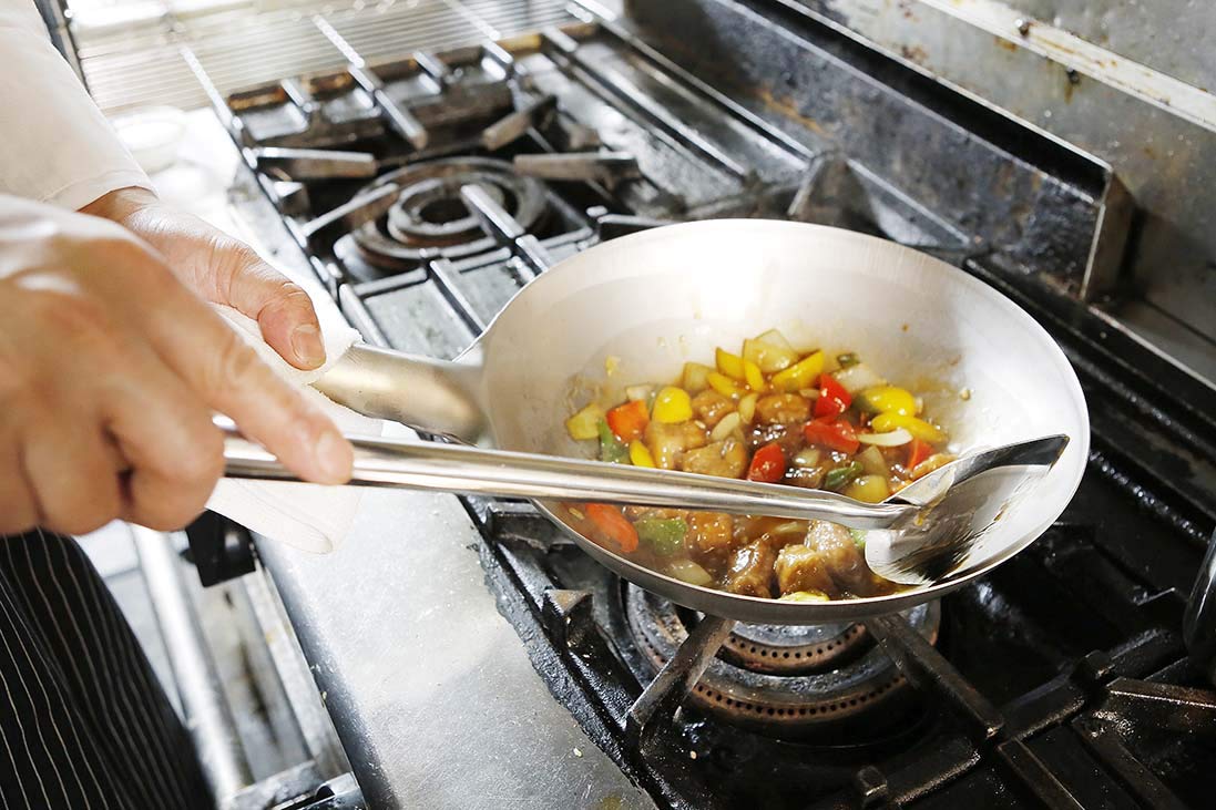 Amazon｜EBM 純チタン 超軽量 中華片手鍋 30cm｜片手鍋・ソースパン