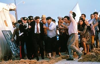 Amazon.co.jp: 明日を夢見て [DVD] : セルジオ・カステリット