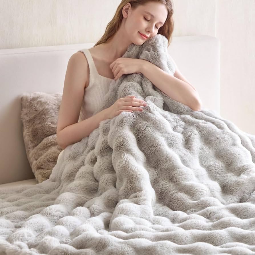 Amazon｜NERUS ふわとろ毛布 AirPremium【正規品】 毛布 ブランケット