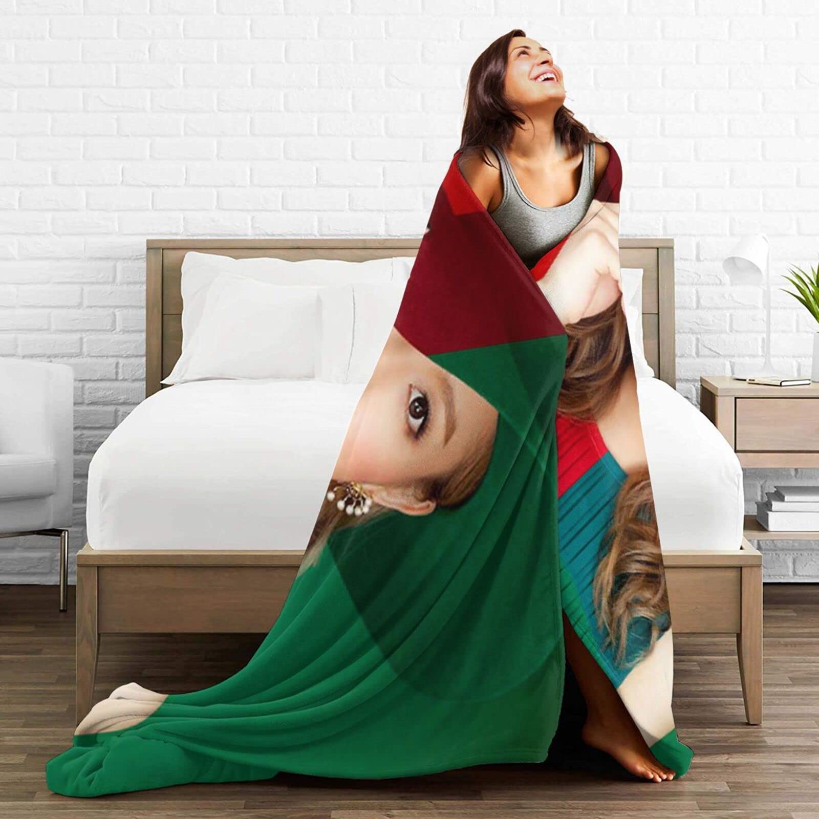 Amazon｜西野カナ ブランケット 毛布 ひざ掛け 掛け布団 シングル