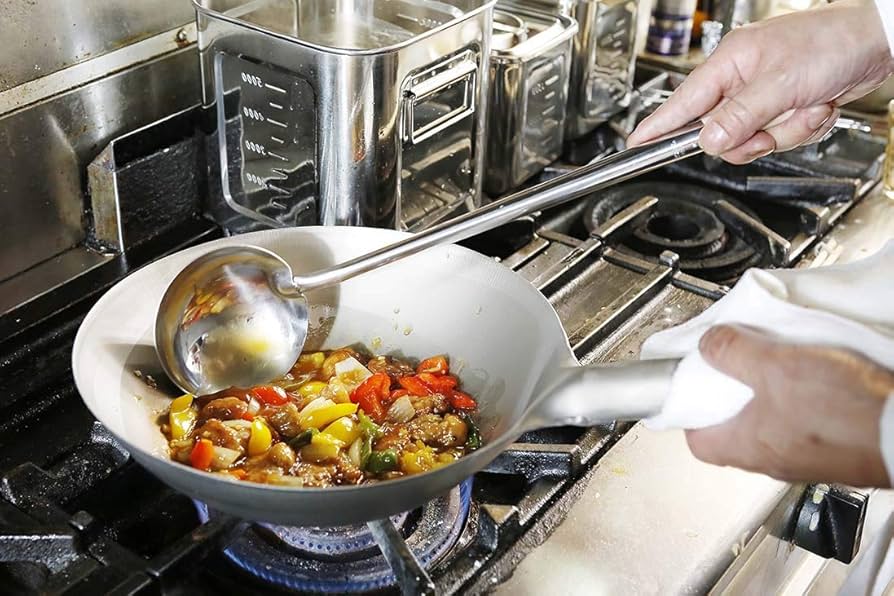 Amazon｜EBM 純チタン 超軽量 中華片手鍋 33cm｜片手鍋・ソースパン