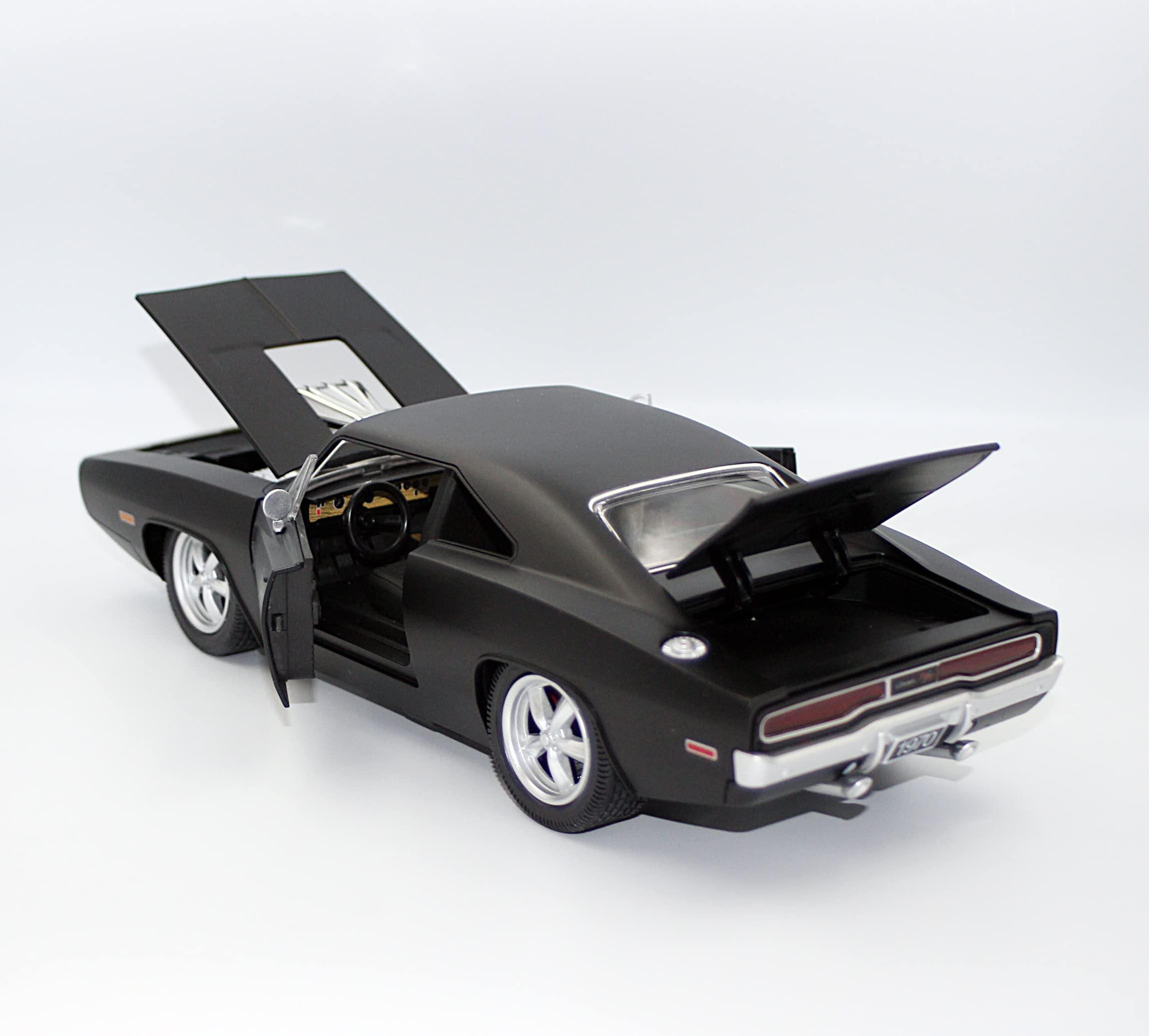 Amazon.co.jp: ラジコンカーダッジチャージャーR/T 1970 1:16スケール