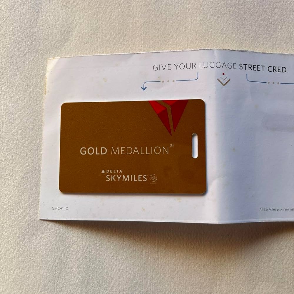 Amazon | 3 デルタ航空 ゴールドメダリオン かばんタグ 1枚 | 名札