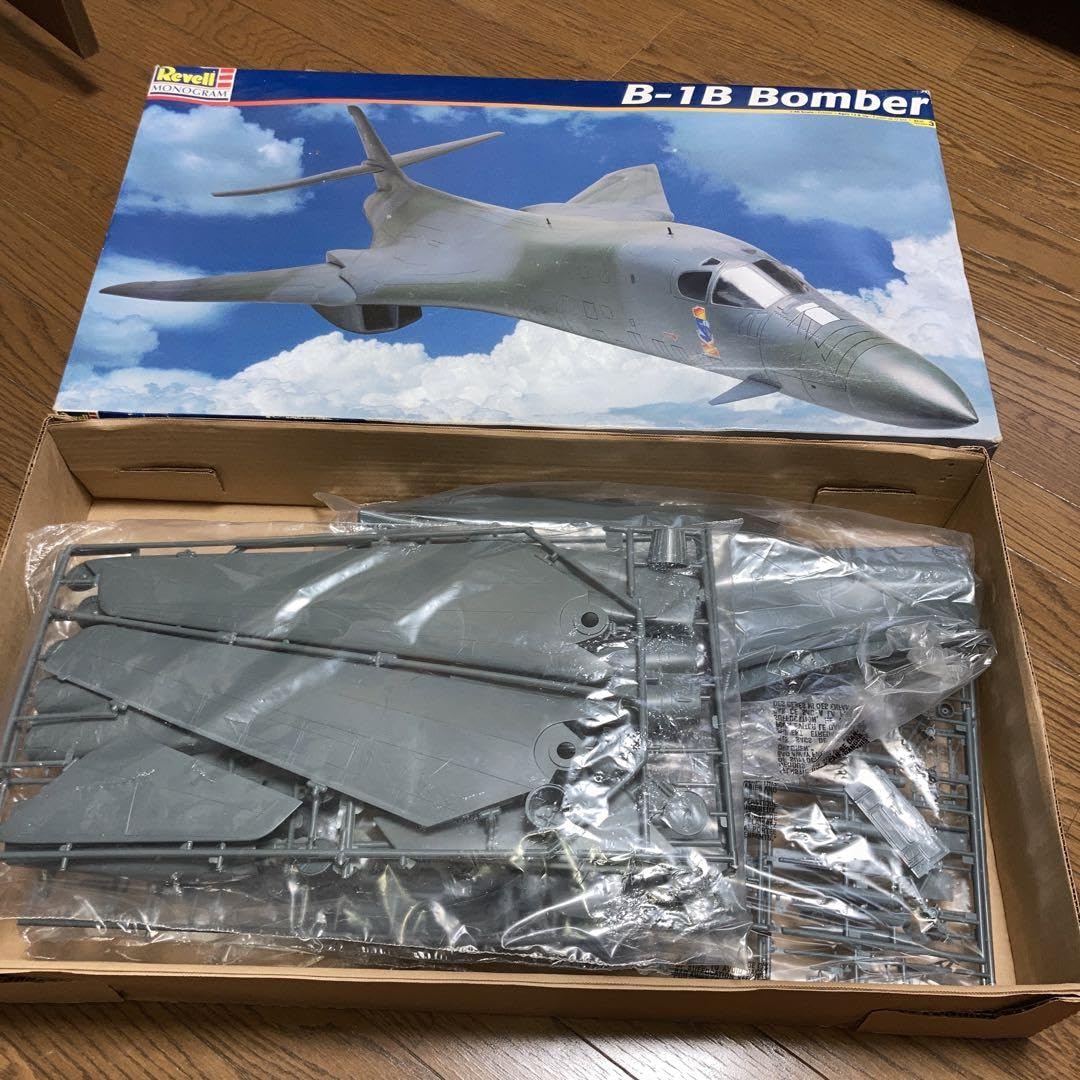 Amazon.co.jp: 148 Revell B-1B Bomber レベルモノグラム : ホビー