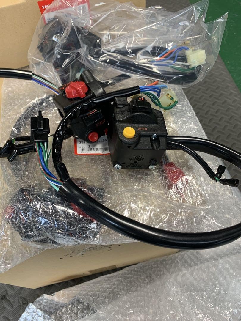 Amazon.co.jp: CBX400F スイッチボックス 左右 セット CBX550F CBX