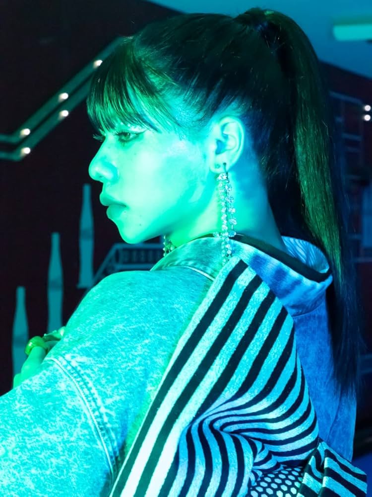 とうあ 1st フォトブック『何者』 | とうあ |本 | 通販 | Amazon