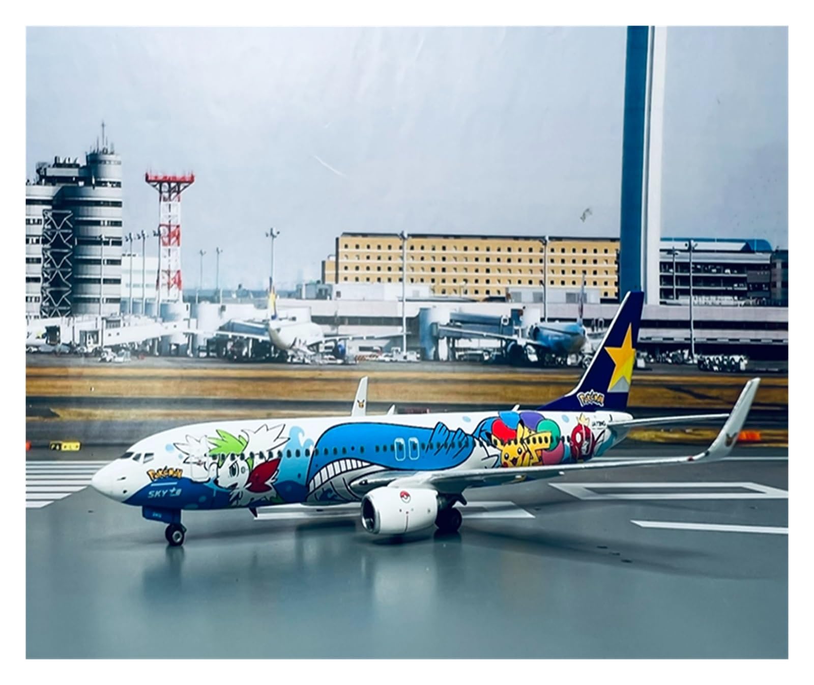 Amazon.co.jp: 航空機 ダイキャスト 1:400 スケール B737-800