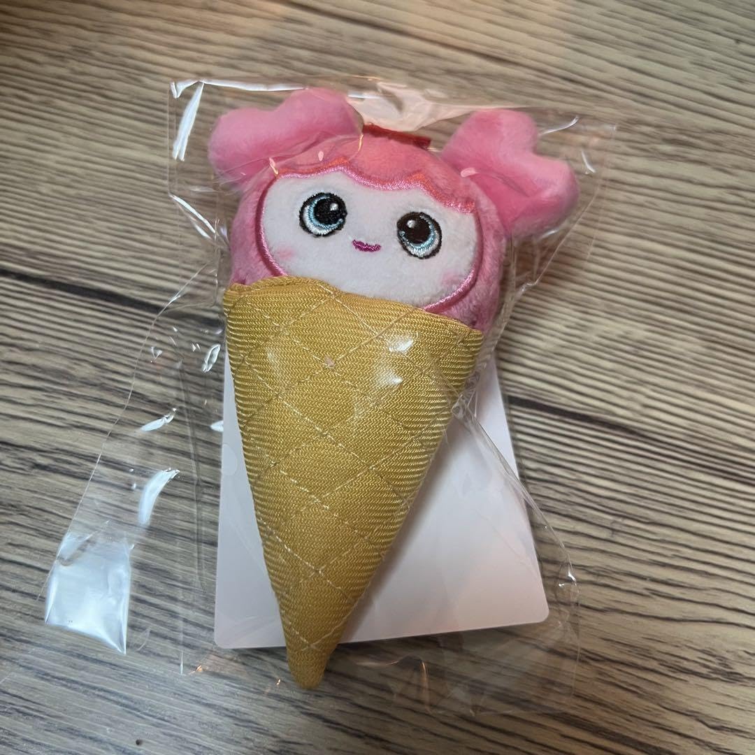 twiceベイビーモブリーアイスバッチ TWICE MOMO TWICE BABY LOVELYS