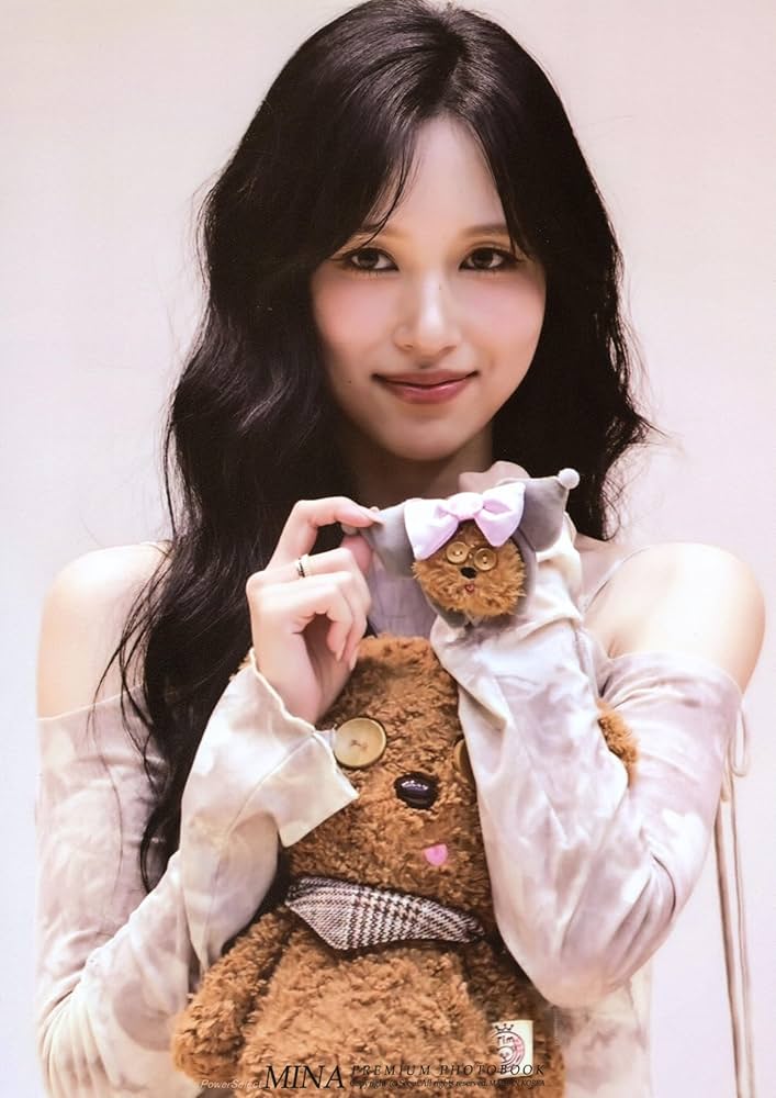 Amazon.co.jp: TWICE MINA ミナ グッズ 写真集 Premium Photo Book