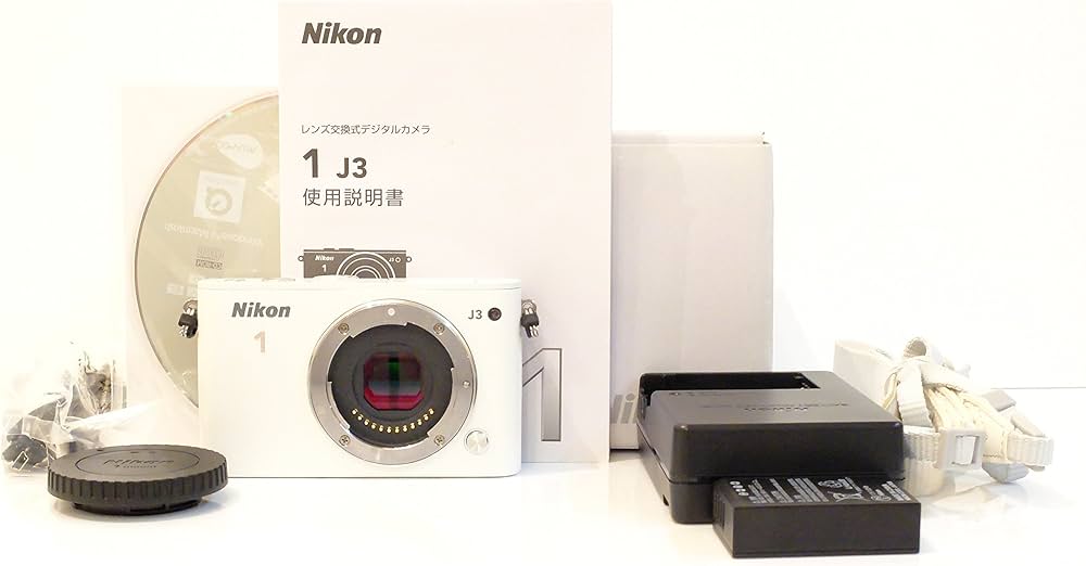 セール価格Nikon 1 J3 ホワイト 超美品ミラーレスカメラ 単焦点レンズ