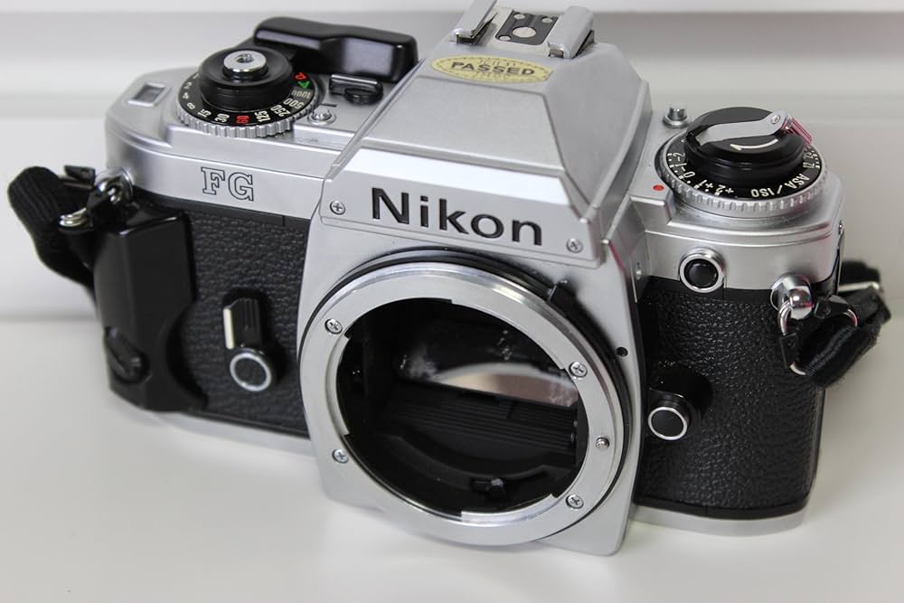Amazon | Nikon FG SLRフィルムカメラ。クロームボディ。 | 一眼レフ
