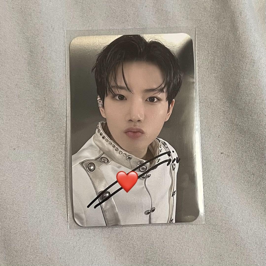 Amazon.co.jp: Treasure ジュンギュ トレカ サイン 直筆 REBOOT : おもちゃ