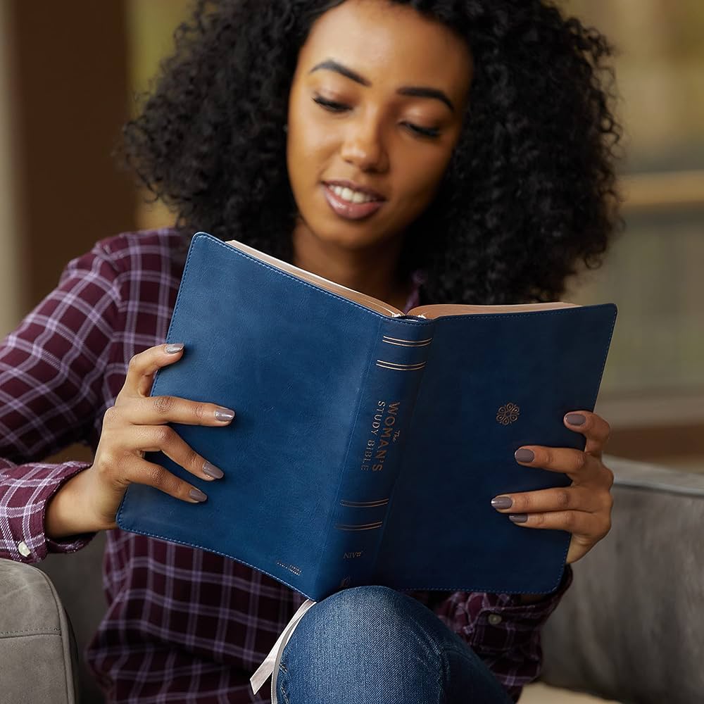 Amazon | The Woman's Study Bible: New International Version