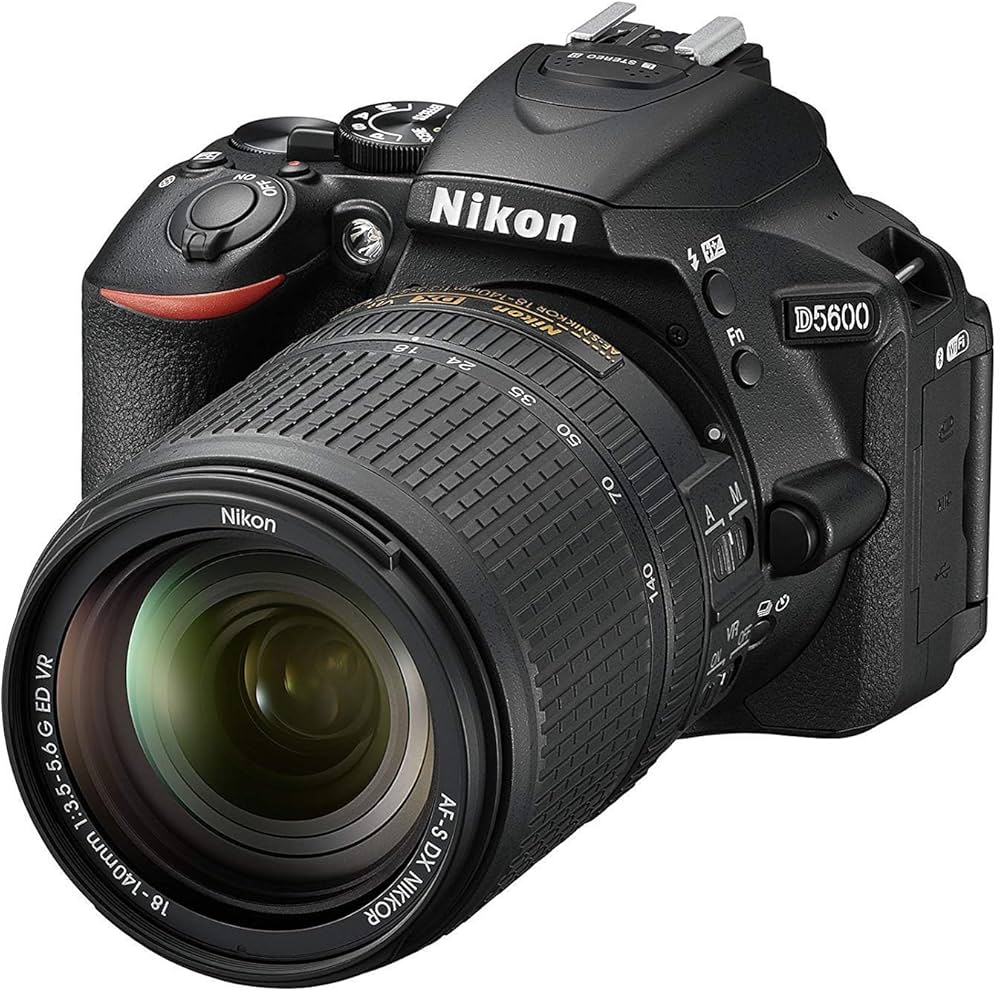 Amazon | Nikon デジタル一眼レフカメラ D5600 18-140 VR レンズキット