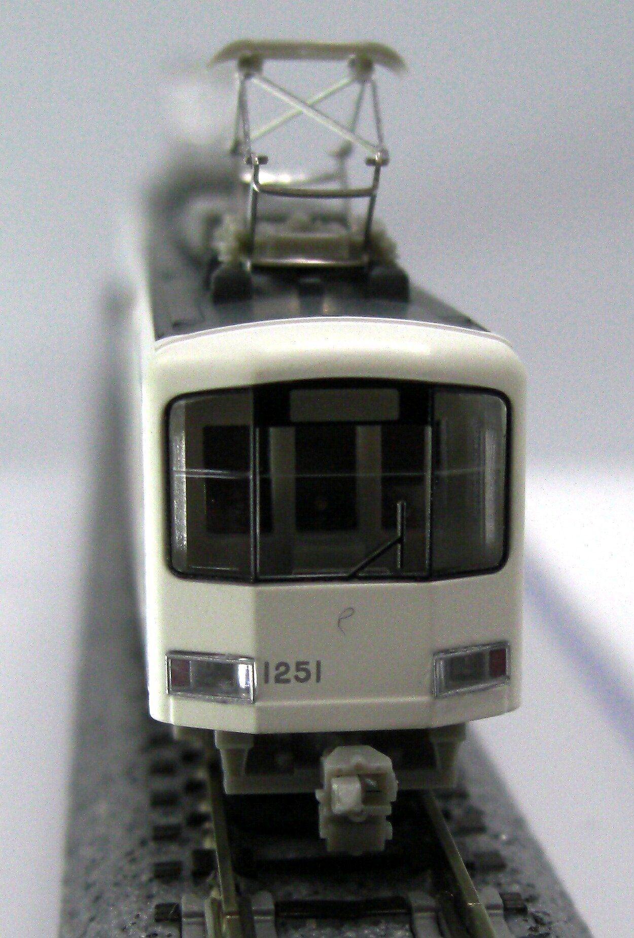 Amazon | Nゲージ NT26 江ノ島電鉄 1200形 明治製菓号 (M車) | 鉄道