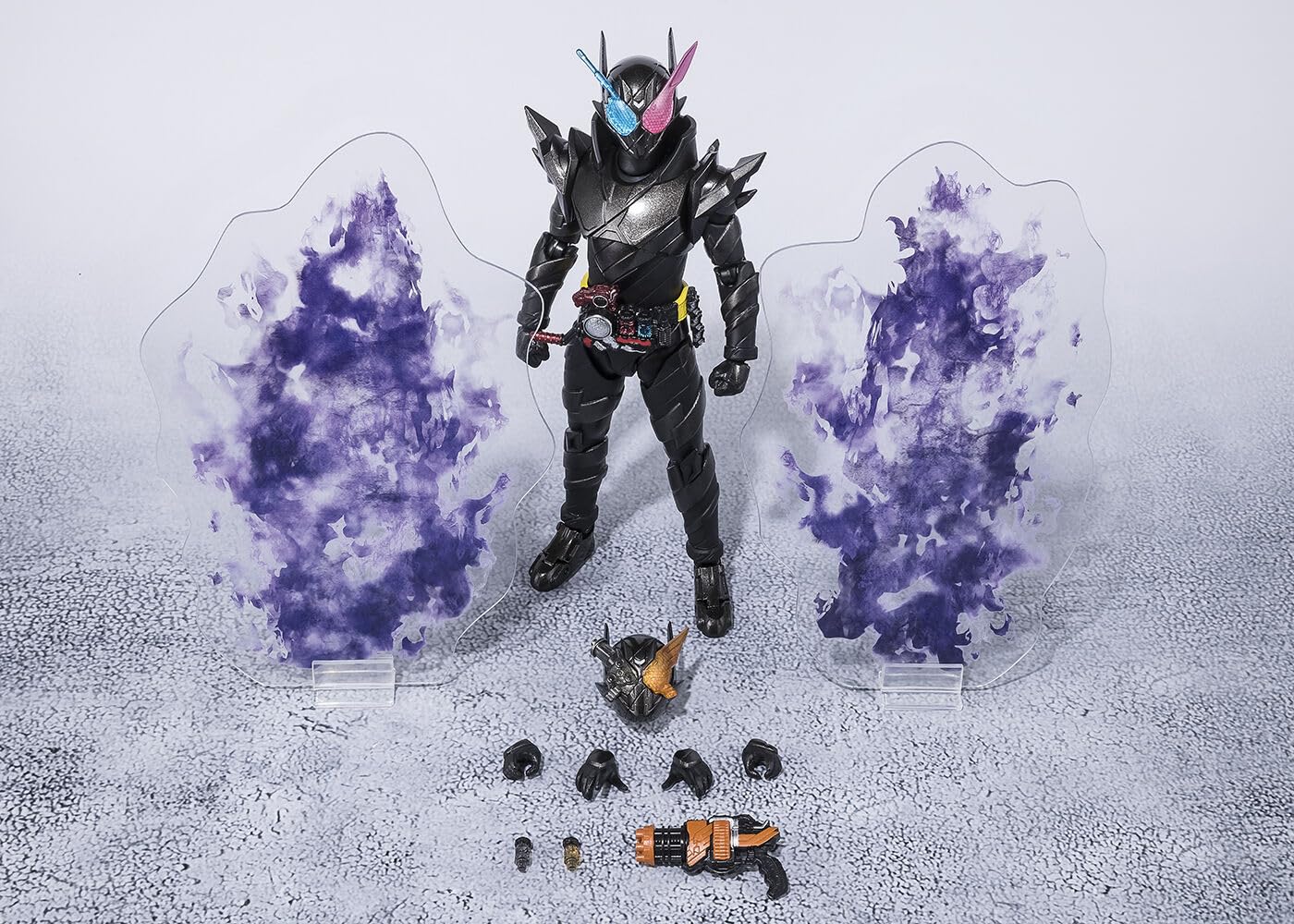 Amazon.co.jp: S.H.Figuarts 仮面ライダービルド ラビットタンク