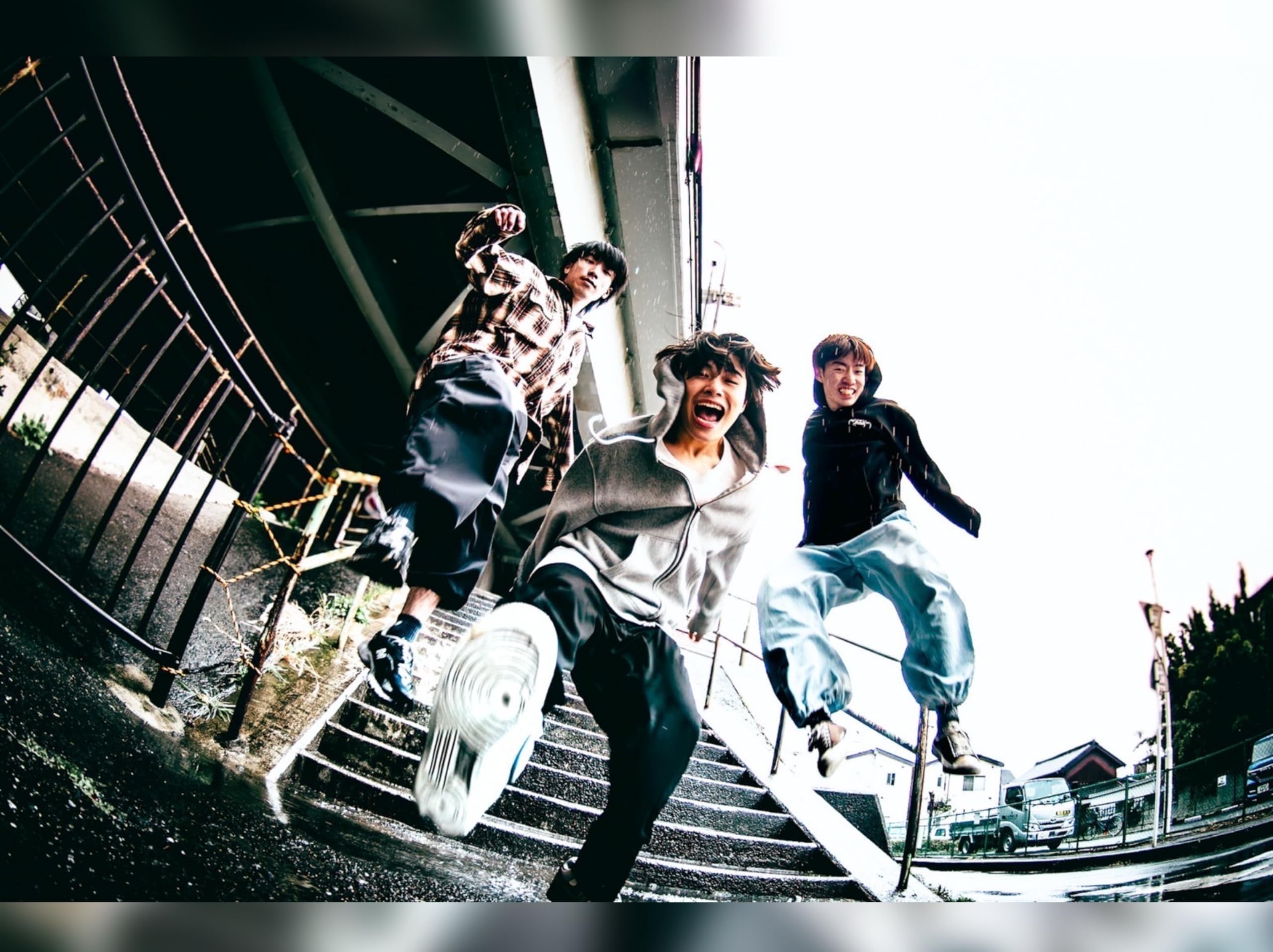 ペルシカリアの涙が出てくる3秒前からの楽曲さよならロングヘアーを