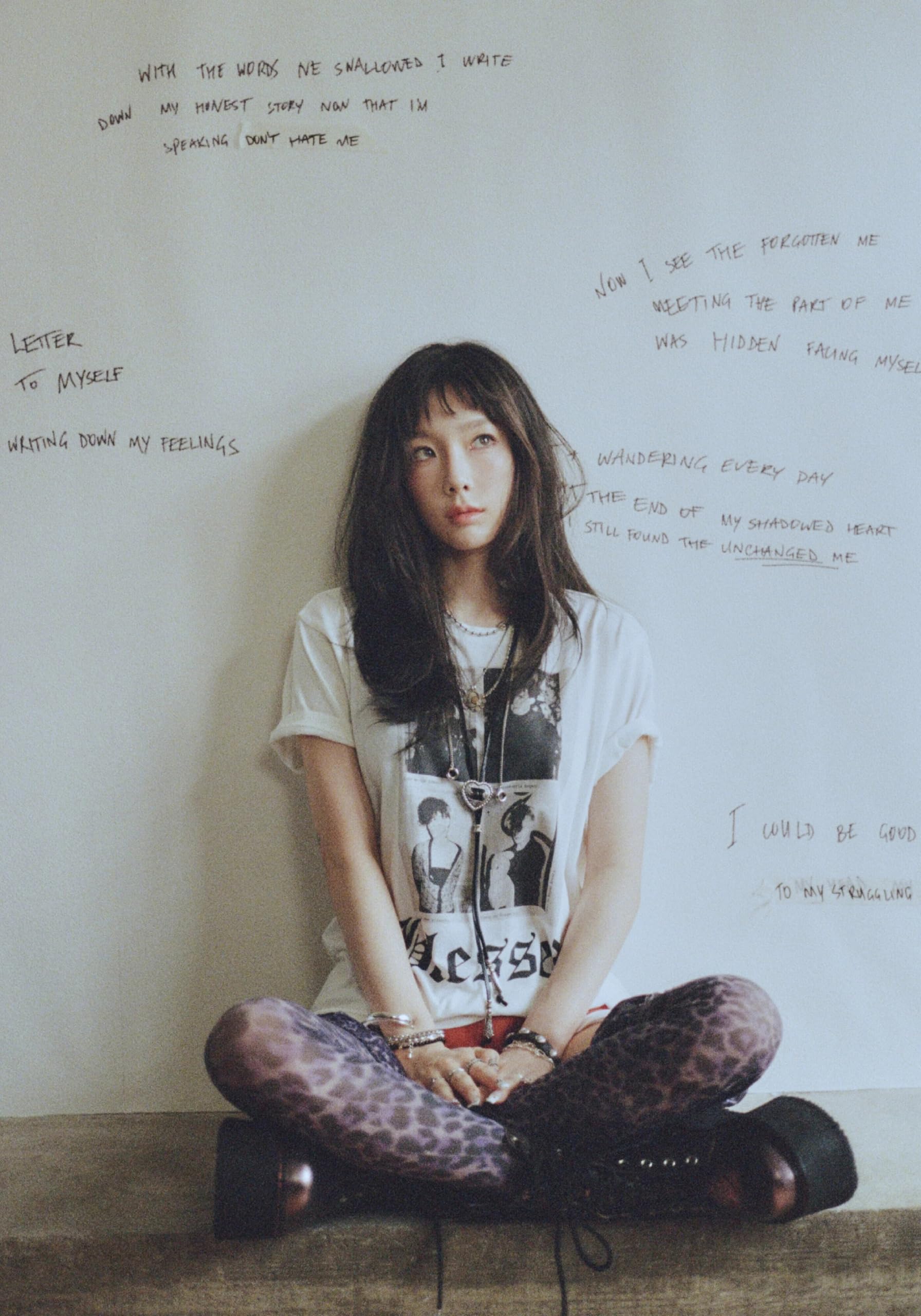 Amazon.com: Taeyeon Letter To Myself 6th Mini Album with Tracking