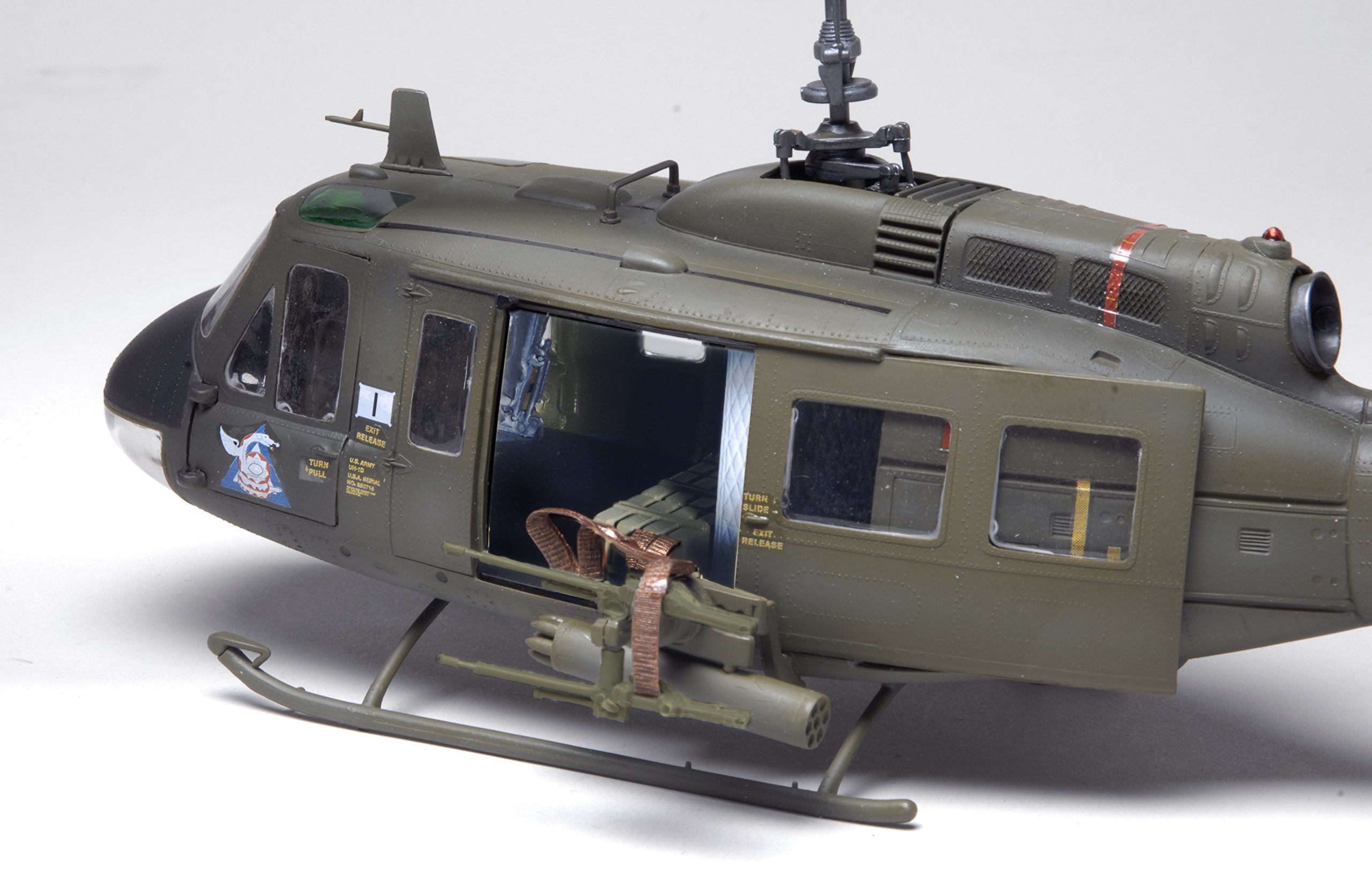 Amazon | アメリカレベル 1/32 UH-1D ヒューイ ガンシップ プラモデル