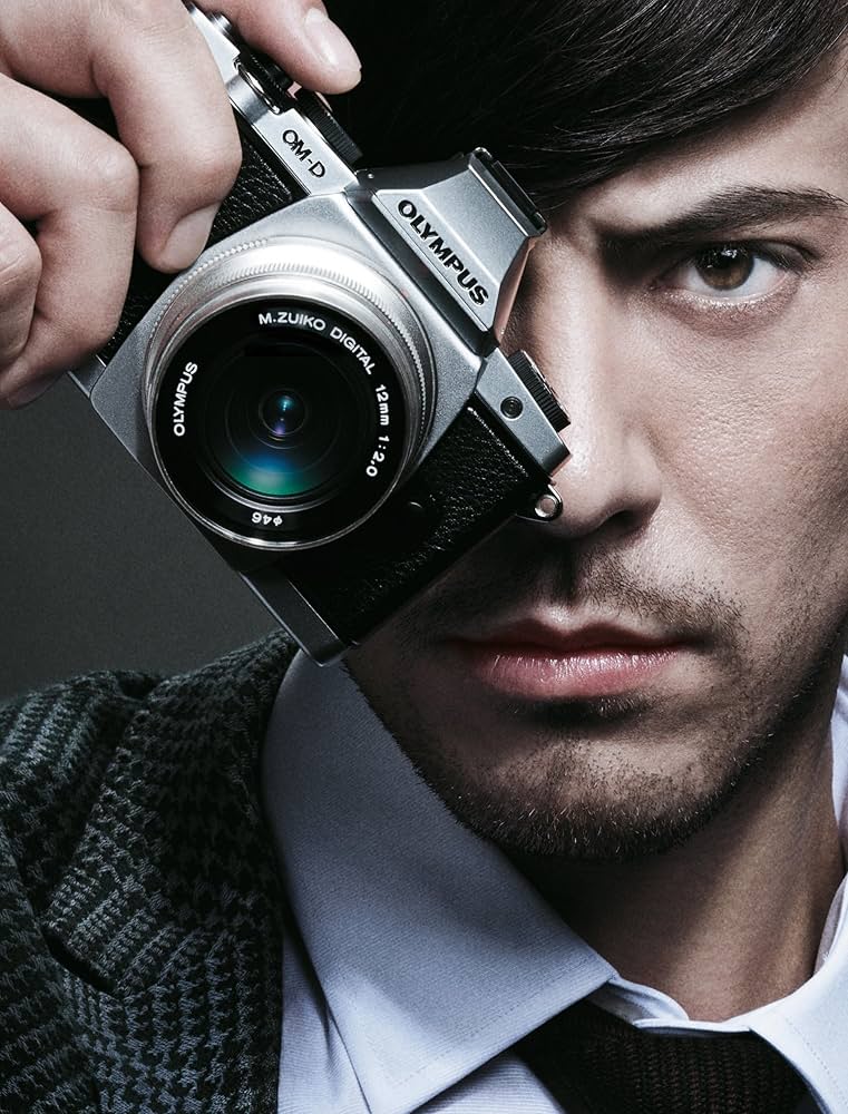 Amazon | OLYMPUS ミラーレス一眼 OM-D E-M5 ボディ シルバー 1605万