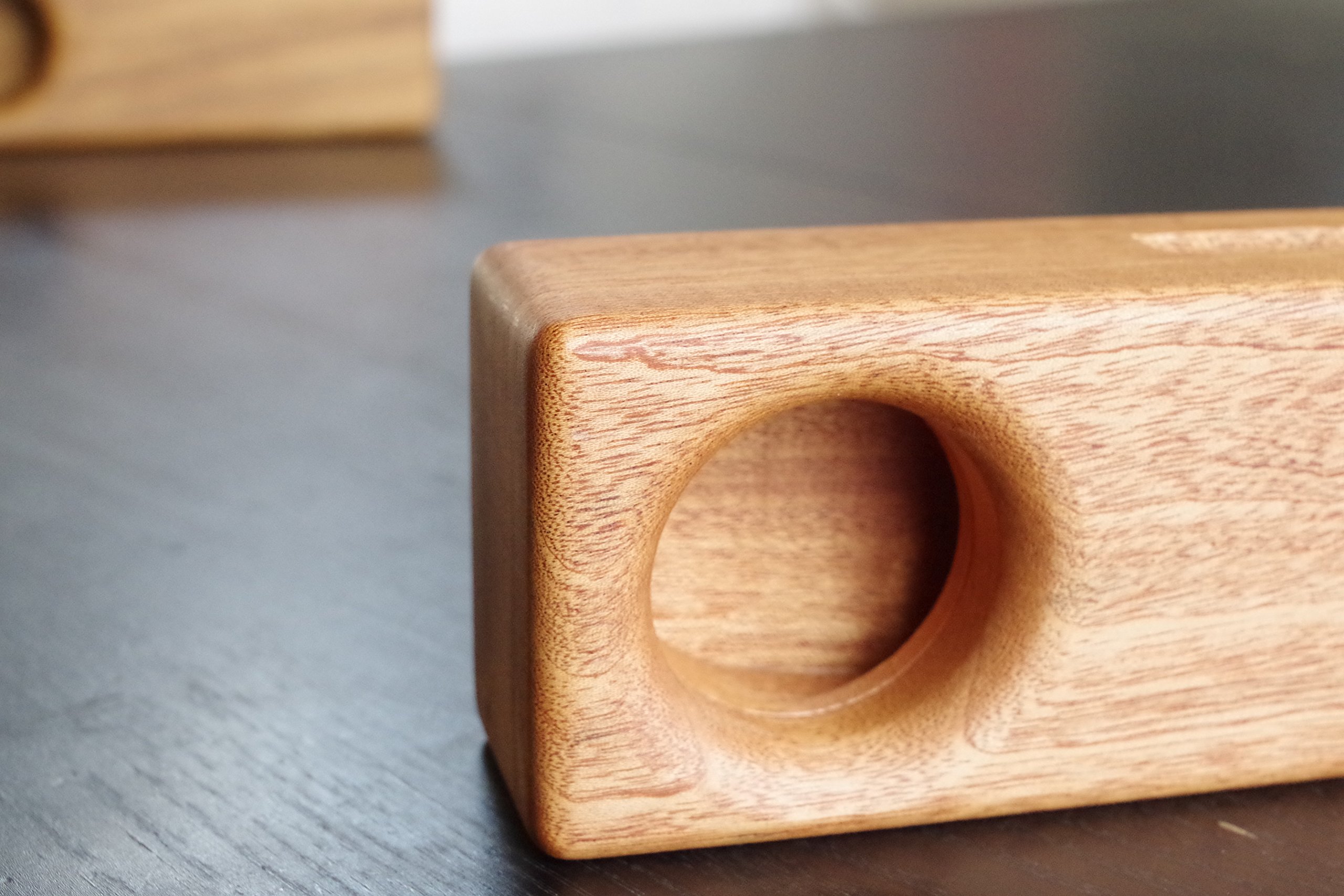 Amazon.co.jp: iPhone 木製スピーカースタンド 電源不要 plusにも対応