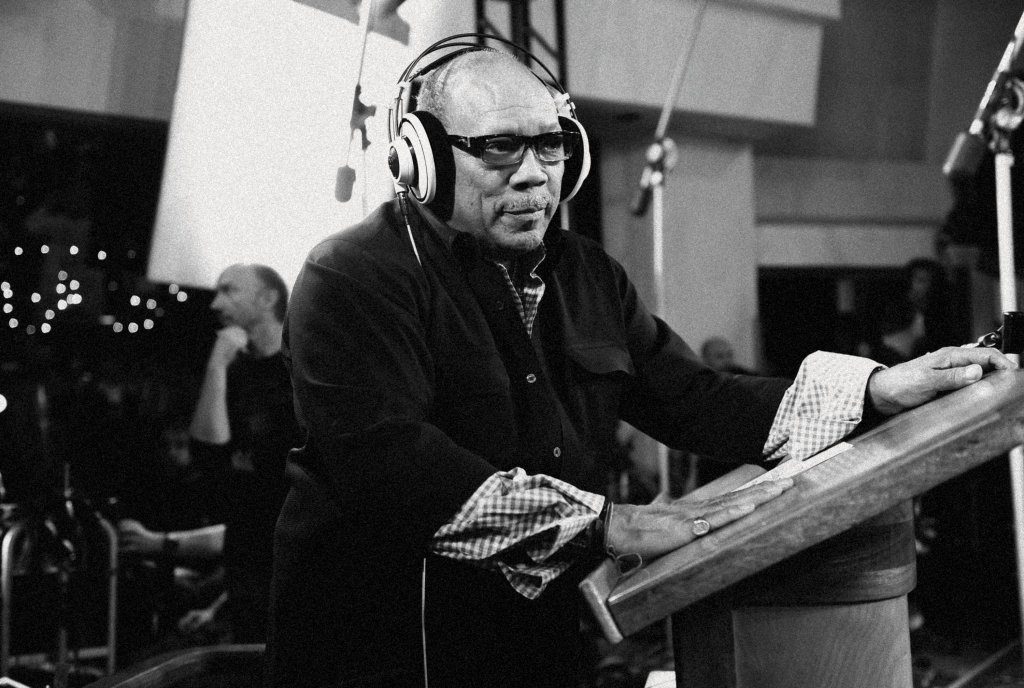 AKGオーストリア製Q701 大幅値下げ！！在庫限り二度とないチャンス