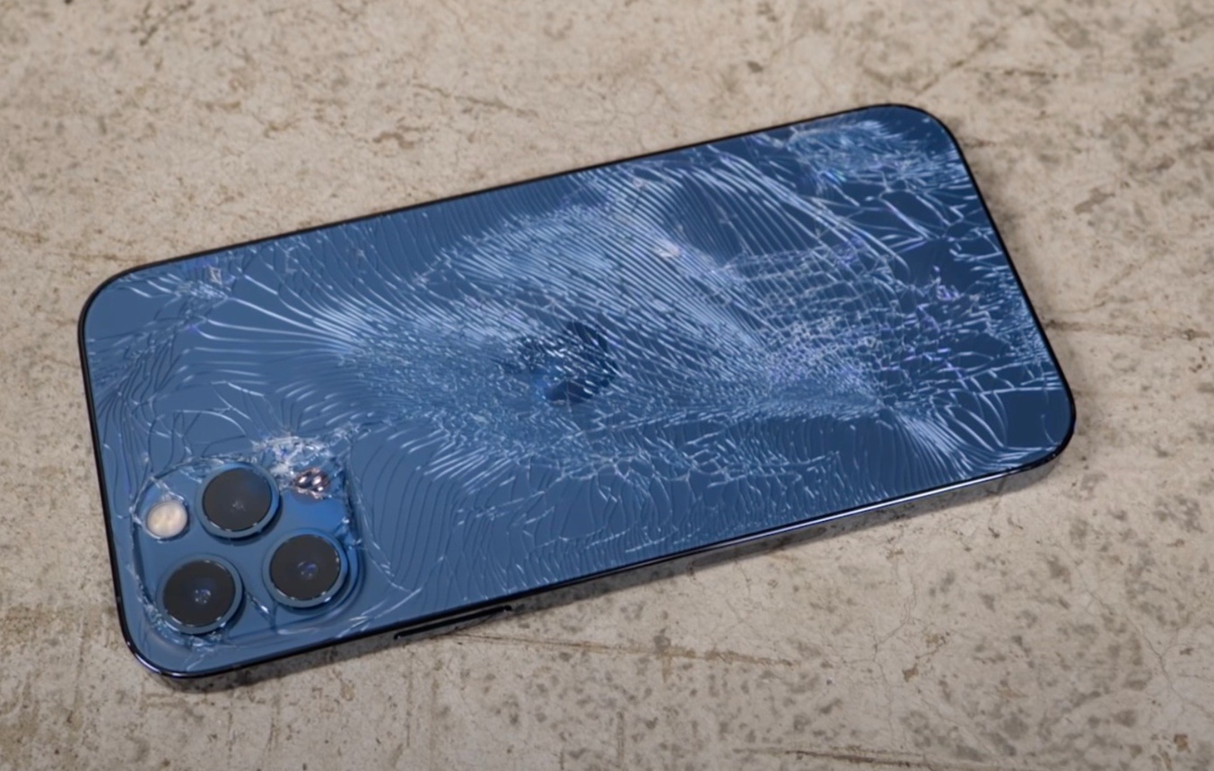 Apple、iPhone 12 Proの割れた背面ガラスを本体を交換せずに修理可能に