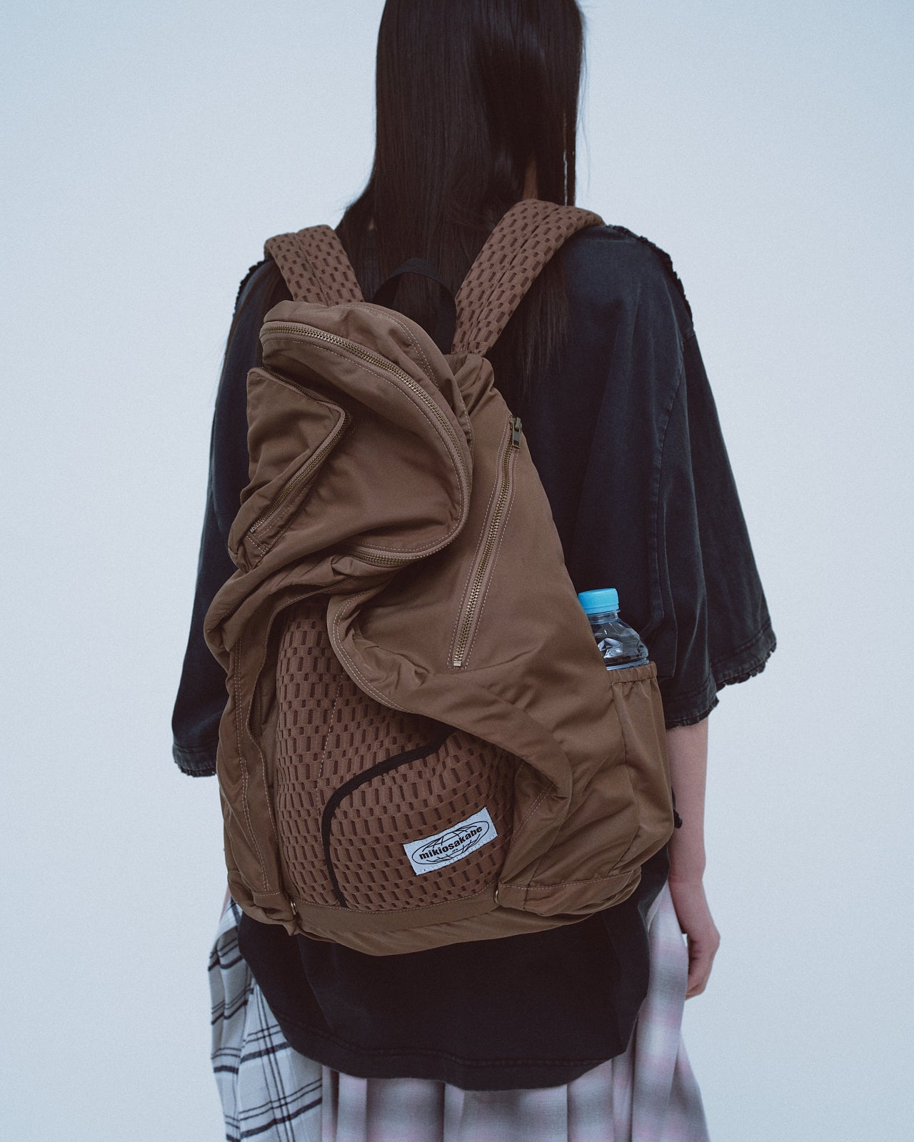 Twisted Back Pack / Brown｜MIKIOSAKABE&JennyFax公式ストア