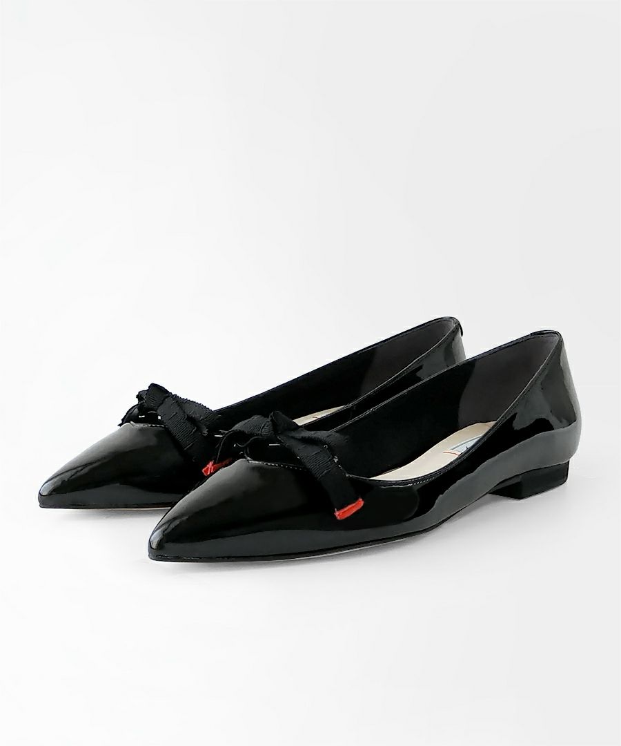 金子綾×Dhyana. ポインテッドフラットシューズ 991199 Dhyana.｜MIKIRI