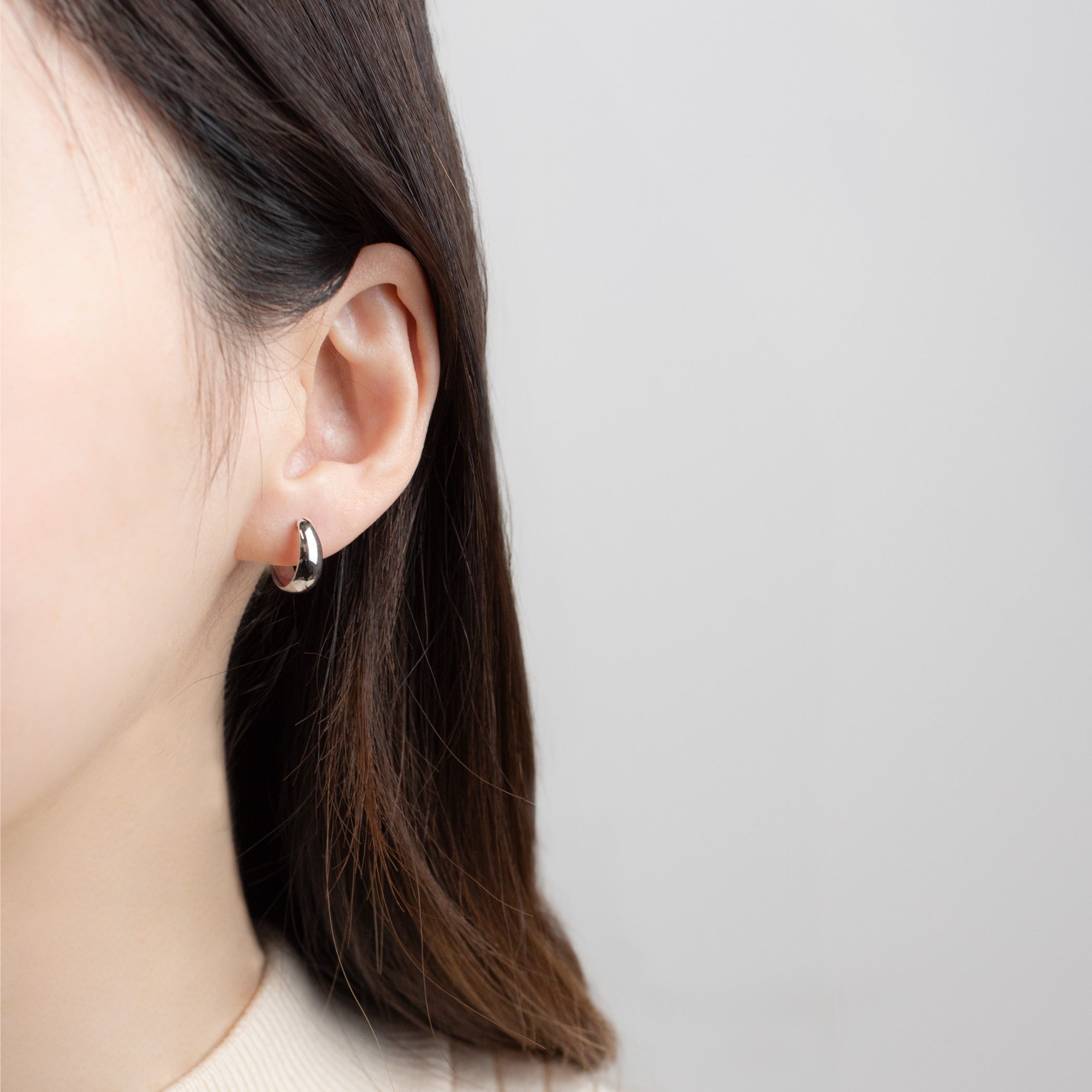 プラチナ フープ ピアス – Milluflora | ミルフローラ – エステール