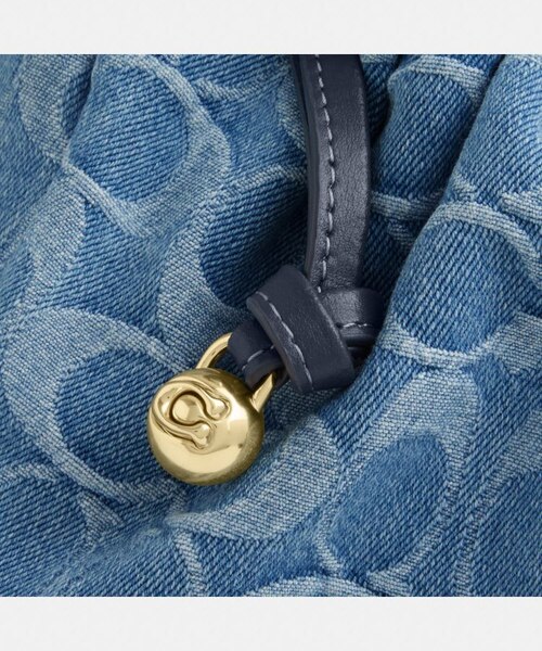 公式】フェイ ドローストリング バッグ・シグネチャー デニム｜コーチ