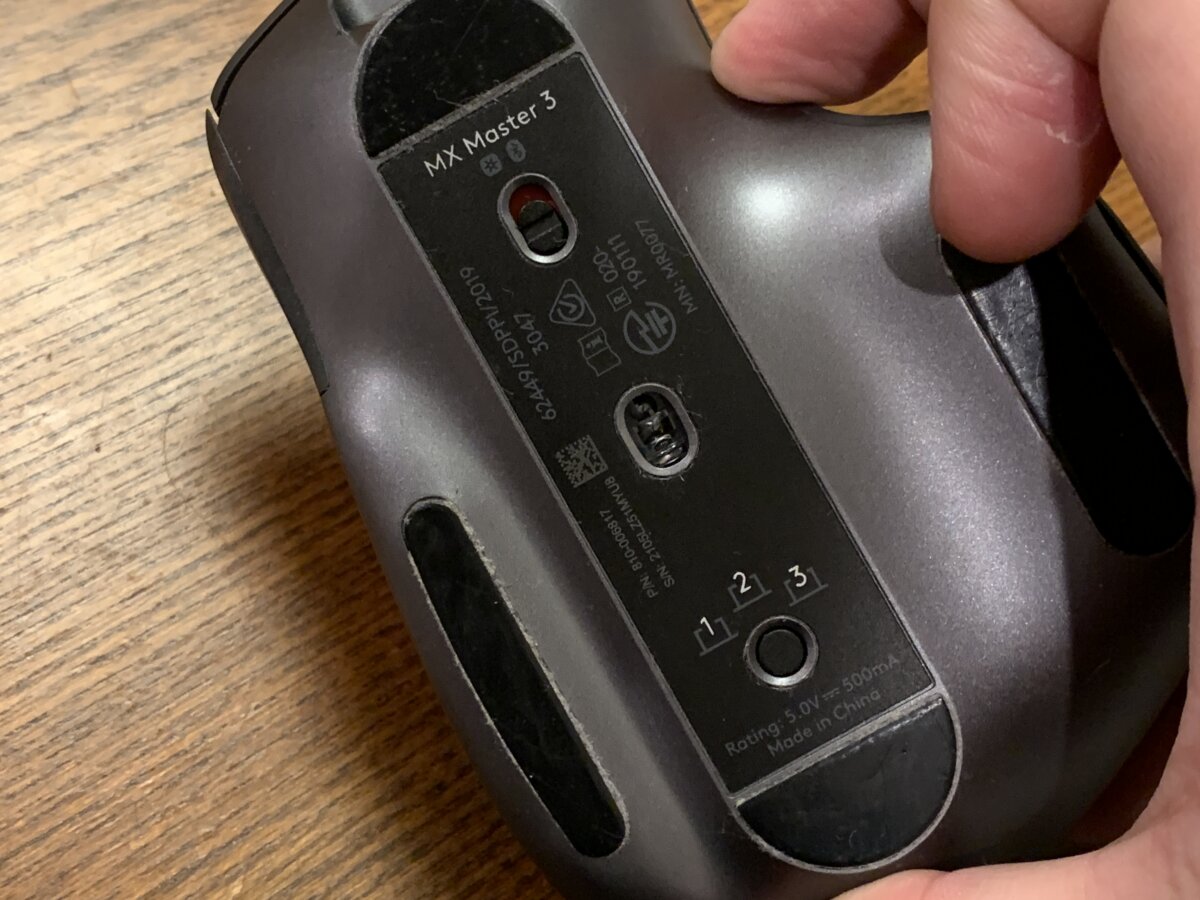 MX Master 3のマウスソールを交換する。｜ホイールの掃除も。 | ミウラ