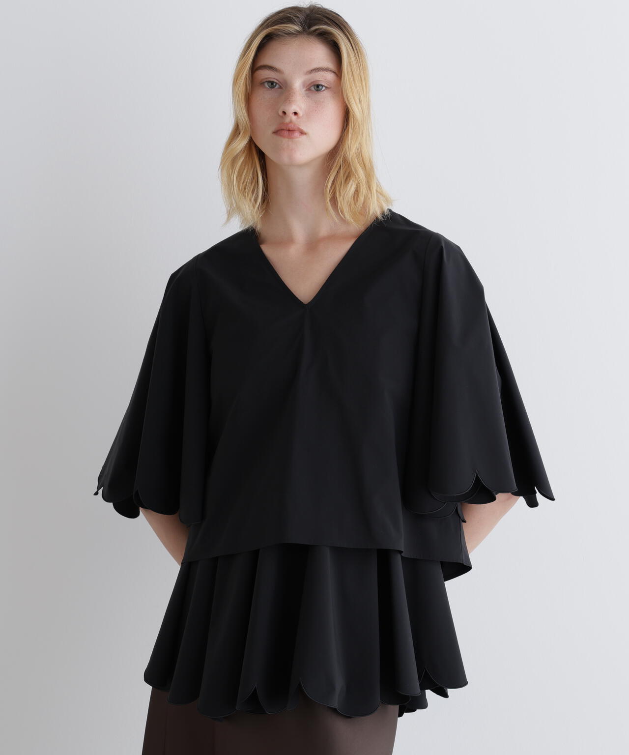 SOLOTEXブロードスカラップフレアスリーブブラウス | LE PHIL（ル