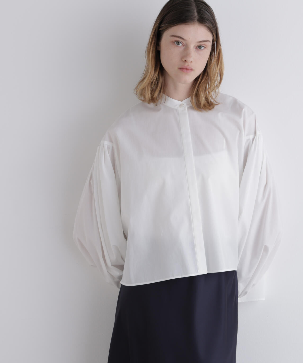 ショートタイプライターギャザーブラウス | LE PHIL（ル フィル