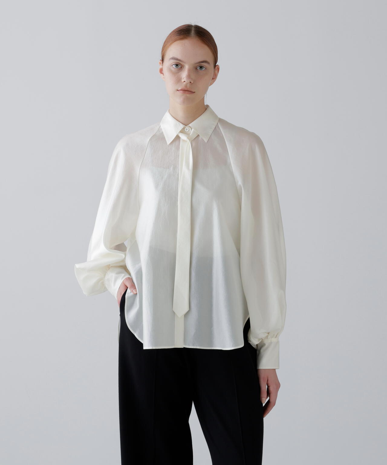 シルキーオーガンブラウス | ADORE（アドーア） ｜【公式】通販mix