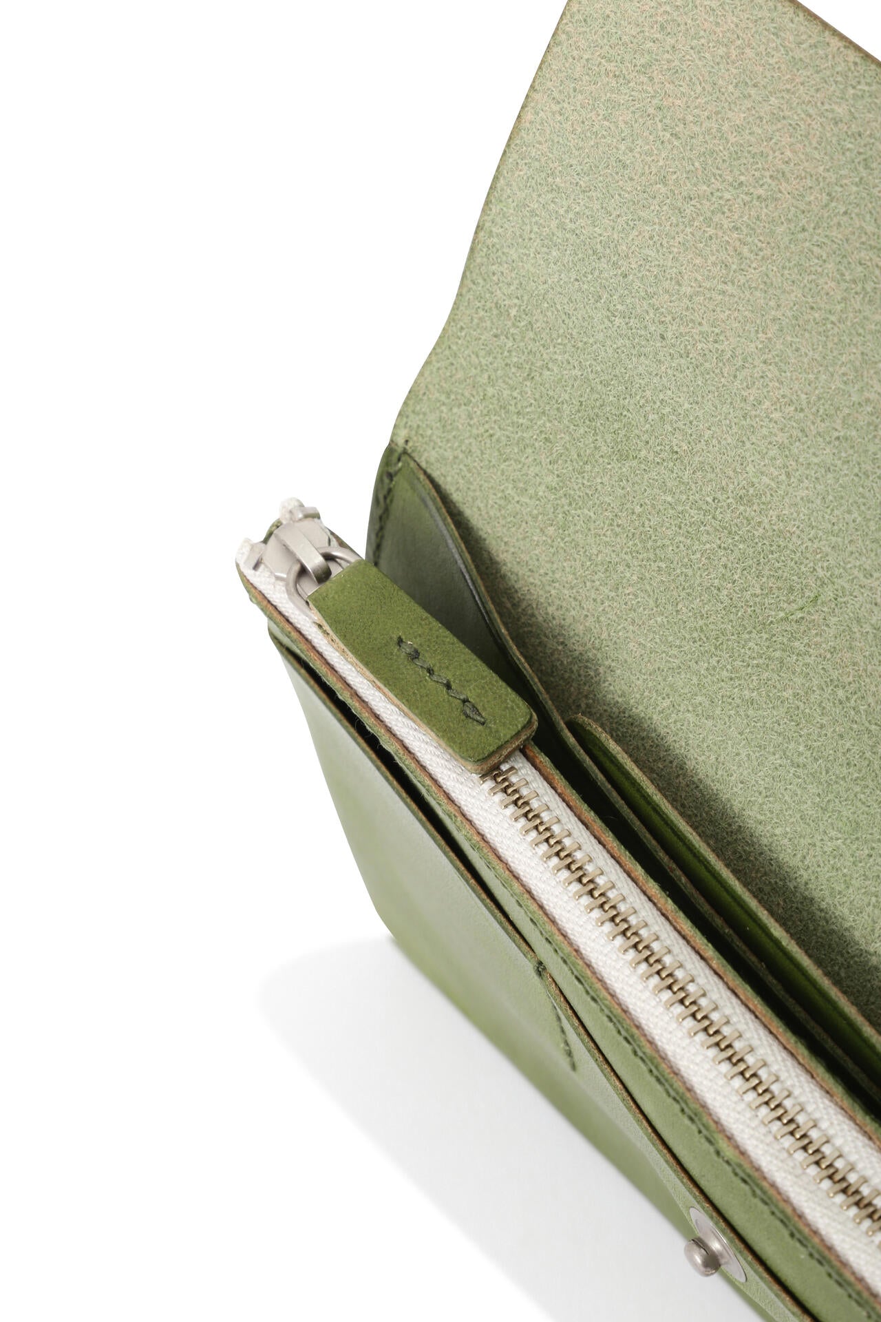 TOUGH LEATHER | MARGARET HOWELL（マーガレット・ハウエル） ｜【公式