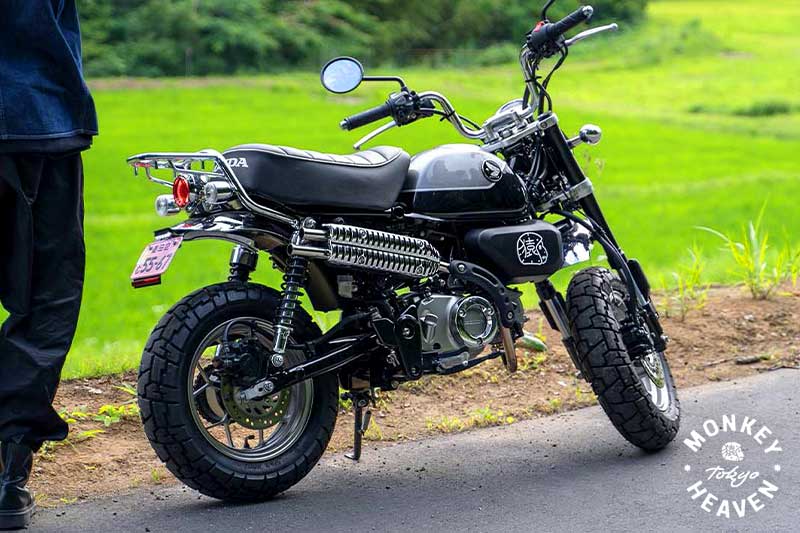 音比較】モンキー125にSP武川スクランブラーマフラーを装着！見た目