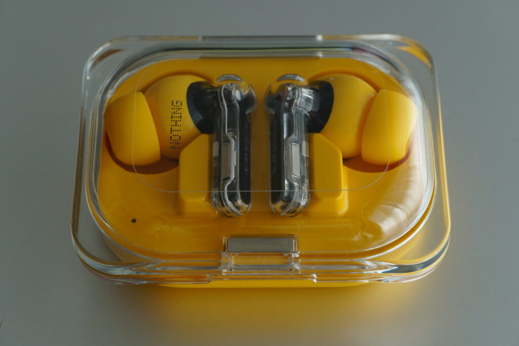 オレンジイエローがまぶしい Nothing Ear (a) をレビュー | monodas.com