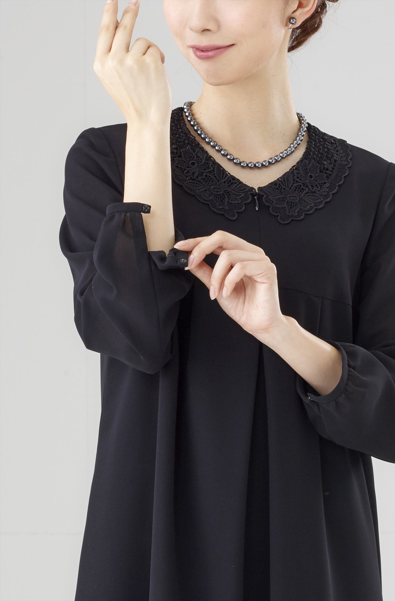 ブラックフォーマル 衿レースワンピース ゆったりサイズ FX8P066B-ML